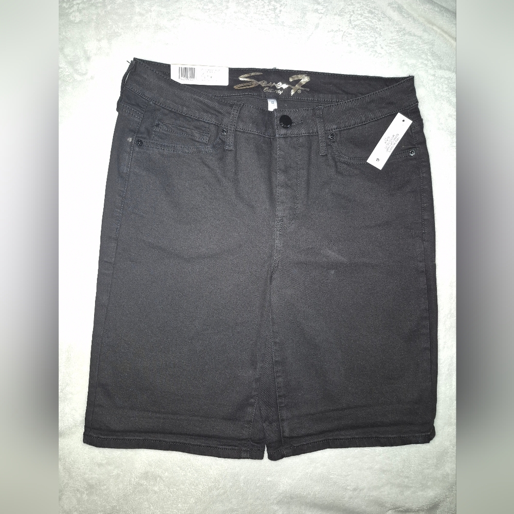 Seven7 Black Denim Shorts - Picture 7 of 7